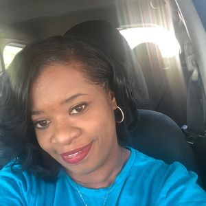 Meet your Posher, Adrienne